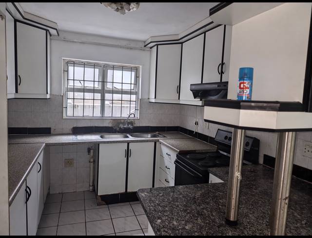 2 BEDROOM APARTMENT TO LET IN SEA VIEW